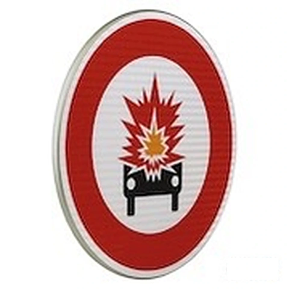Panneau B18a — Interdiction aux véhicules transportant des matières explosibles ou inflammables — réf. SR-B18a